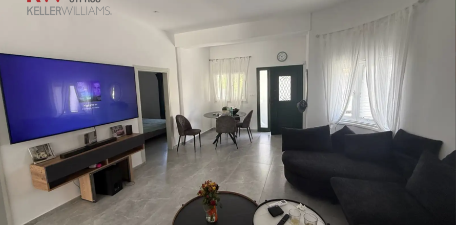 3 bedrooms Townhouse in Larnaca, Larnaka, No. 40091