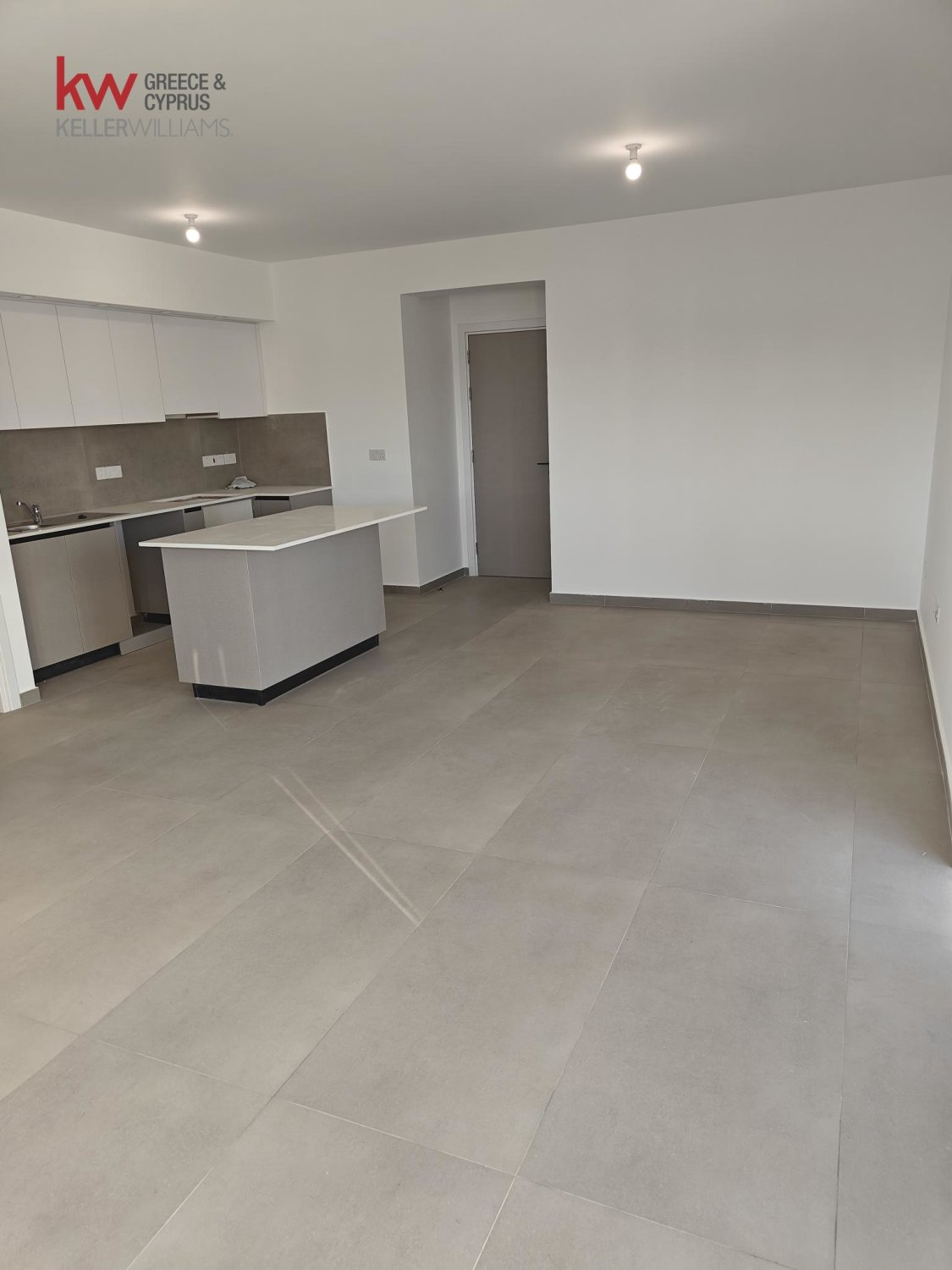 2 bedrooms Apartment in Larnaca, Larnaka, Cyprus No. 39676