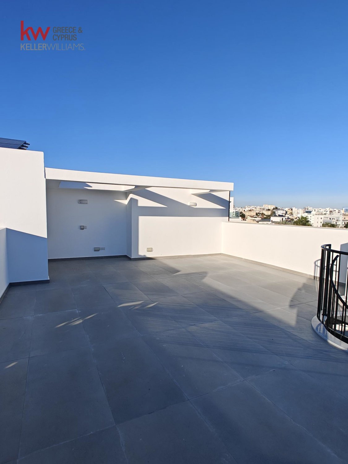 2 bedrooms Apartment in Larnaca, Larnaka, Cyprus No. 39676