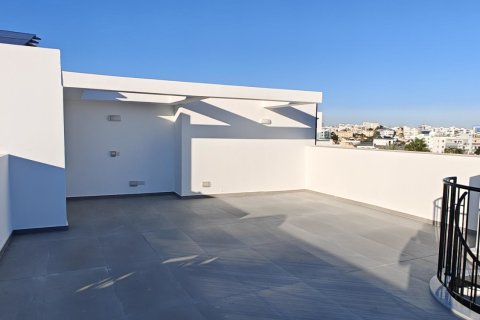 2 bedrooms Apartment in Larnaca, Larnaka, No. 39676 11