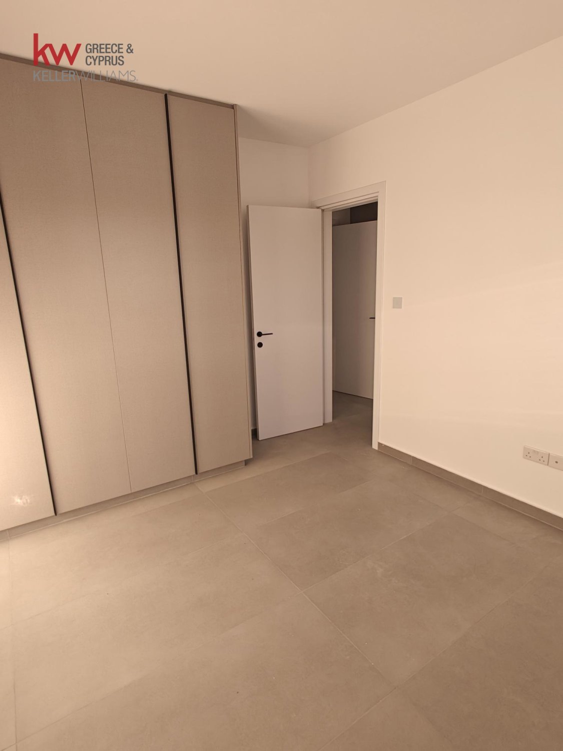 2 bedrooms Apartment in Larnaca, Larnaka, Cyprus No. 39676