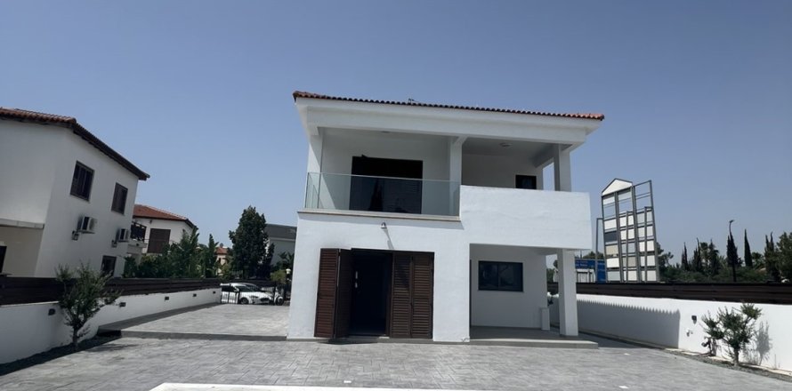 5 bedrooms Townhouse in Pyla, Larnaka,  No. 39679