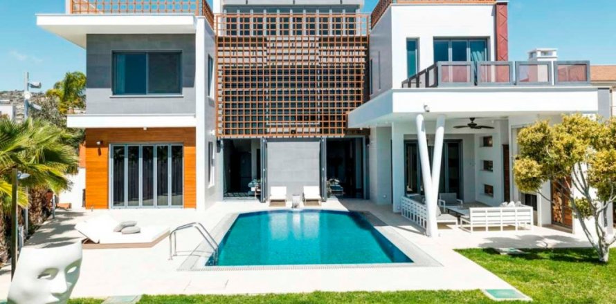 Studio Villa in Limassol,  No. 38214