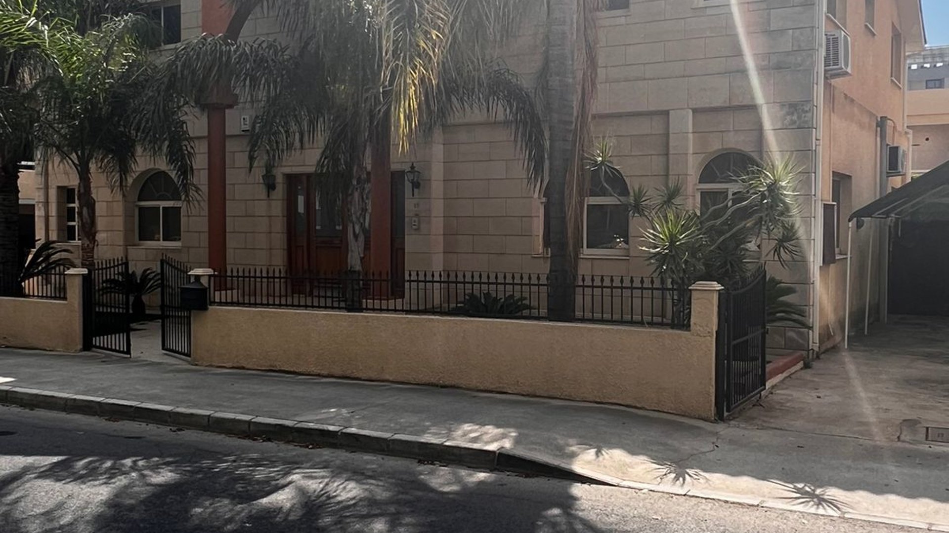 4 bedrooms Villa in Limassol, Cyprus No. 26660