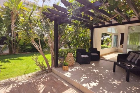 4 chambres Villa à Agios Athanasios, Limassol,  No. 48480 16