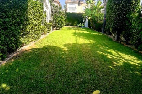 4 chambres Villa à Agios Athanasios, Limassol,  No. 48480 14