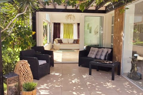 4 chambres Villa à Agios Athanasios, Limassol,  No. 48480 15