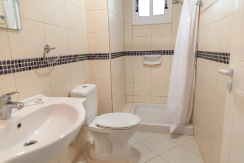 Квартира с 2 спальнями в Мандрия, Пафос,  № 48482 12