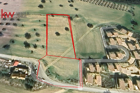 4683m2 Land in Alaminos, Larnaka,  No. 40166