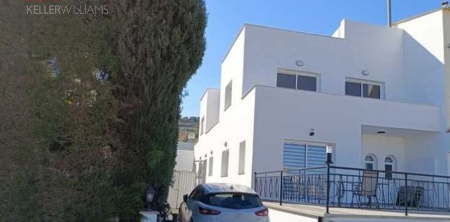 6 bedrooms Townhouse in Oroklini, Larnaka,  No. 40170