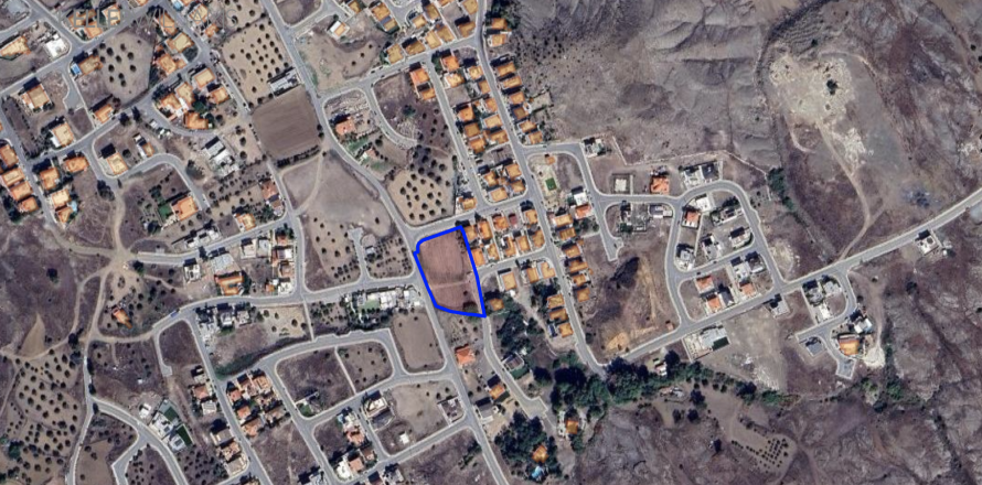 4300m2 Land in Nicosia, No. 40169