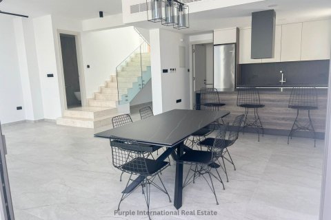 Вилла с 3 спальнями в Хлорака, Пафос, Кипр № 37390 13