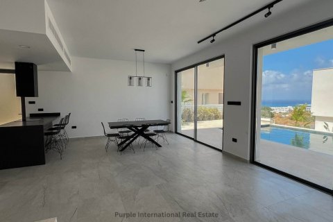 Вилла с 3 спальнями в Хлорака, Пафос, Кипр № 37390 3