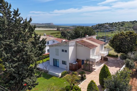 6 chambres Villa à Ayia Napa, Ammochostos,  No. 37339