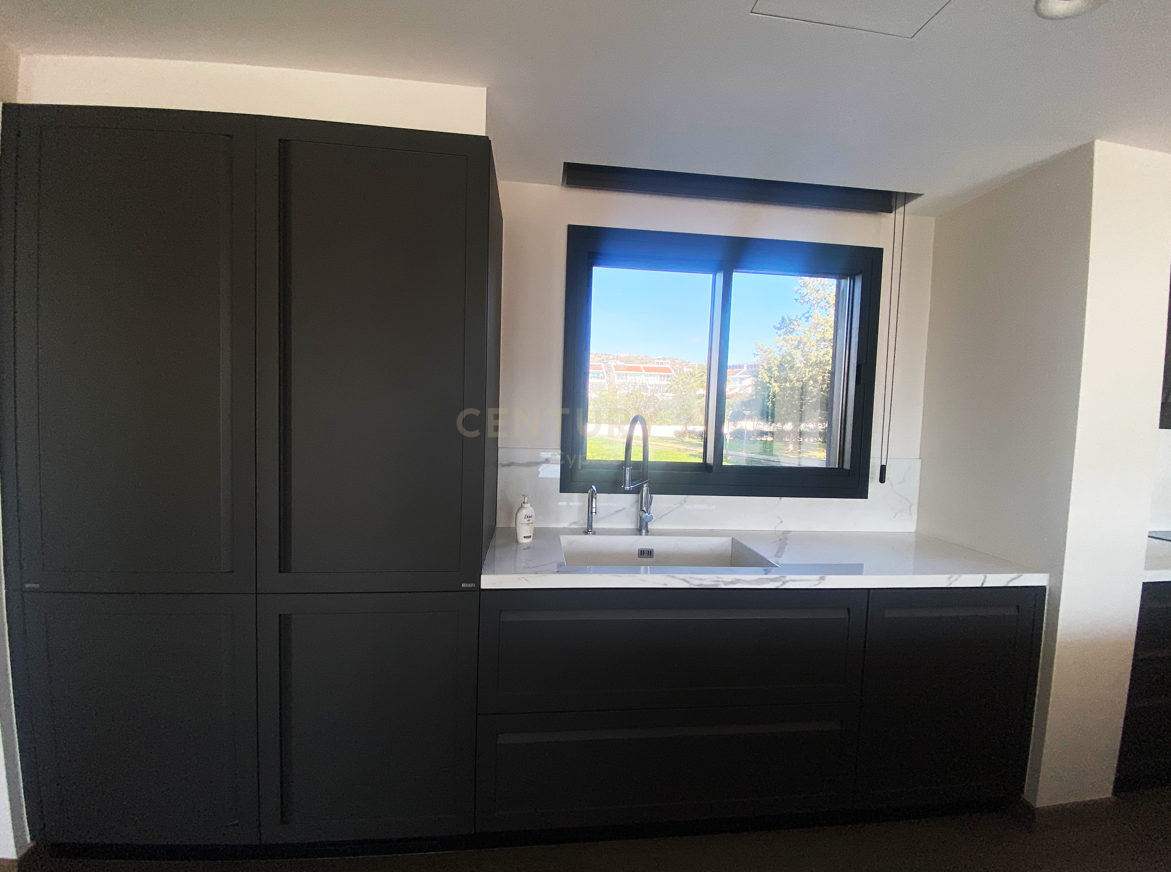 4 bedrooms Apartment in Parekklisia, Limassol, Cyprus No. 30625