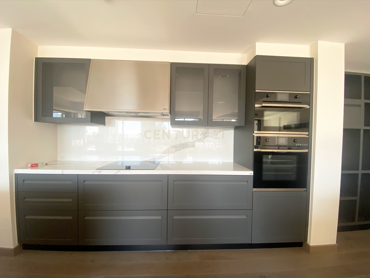 4 bedrooms Apartment in Parekklisia, Limassol, Cyprus No. 30625