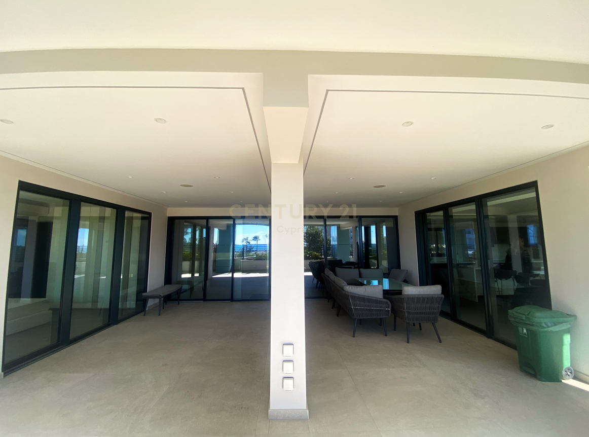 4 bedrooms Apartment in Parekklisia, Limassol, Cyprus No. 30625