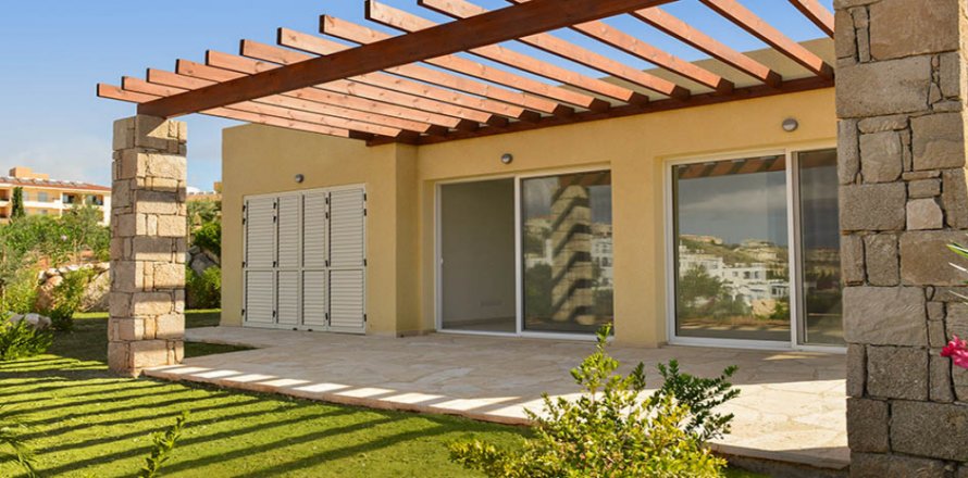 3 rooms Villa in Paphos,  No. 38031