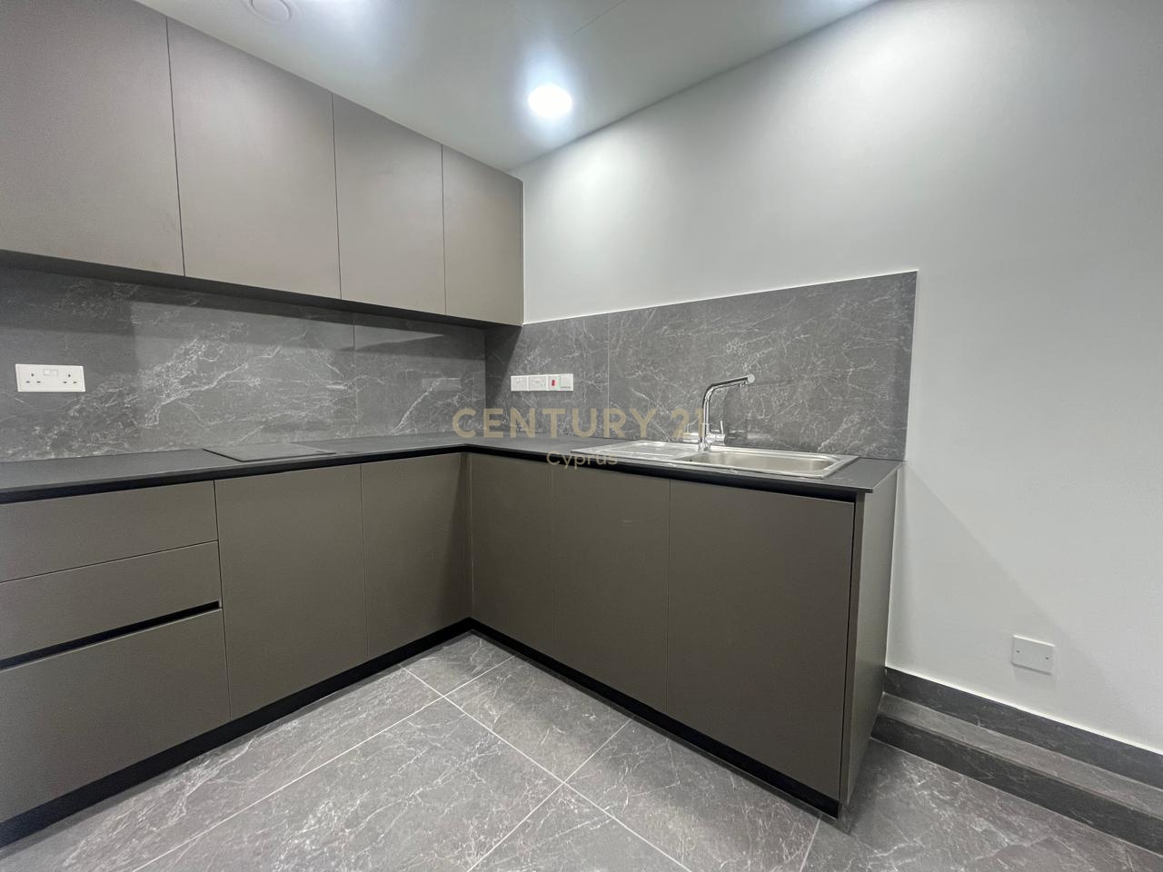 500m2 Bureau à Limassol, Chypre No. 56036