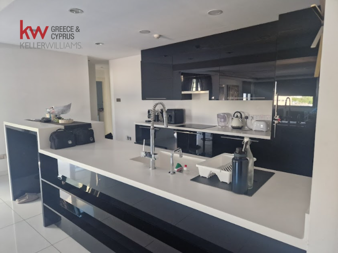 3 bedrooms Apartment in Nicosia, Cyprus No. 39575