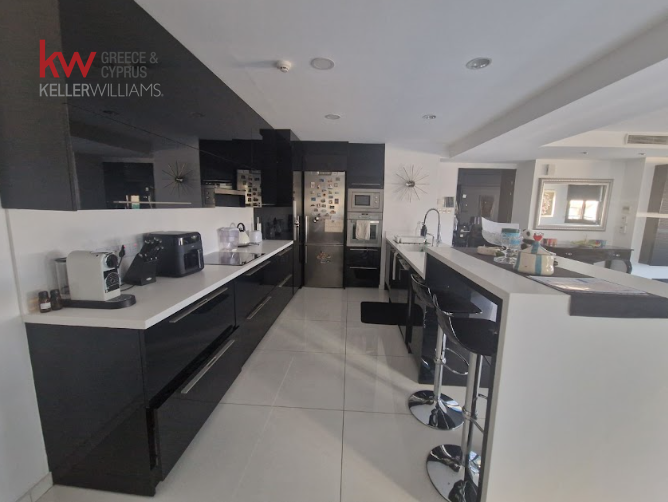3 bedrooms Apartment in Nicosia, Cyprus No. 39575