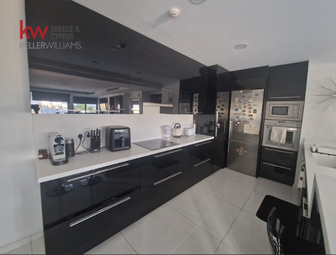 3 bedrooms Apartment in Nicosia, Cyprus No. 39575
