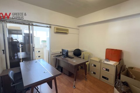 3 bedrooms Apartment in Larnaca, Larnaka,  No. 39536 5