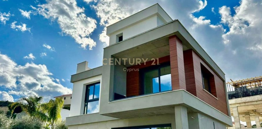 4 bedrooms Villa in Agios Tychonas, Limassol,  No. 25067