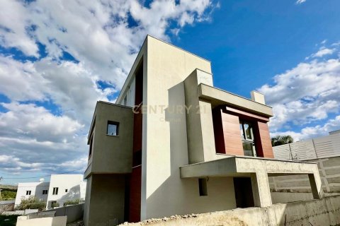 4 bedrooms Villa in Agios Tychonas, Limassol,  No. 25067 3