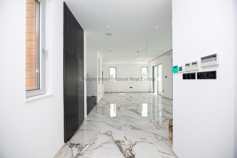 5 bedrooms Villa in Protaras, Ammochostos, No. 19053 2