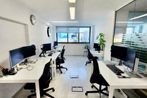 Офис 138м2 в Лимассол, Лимасол,  № 53761