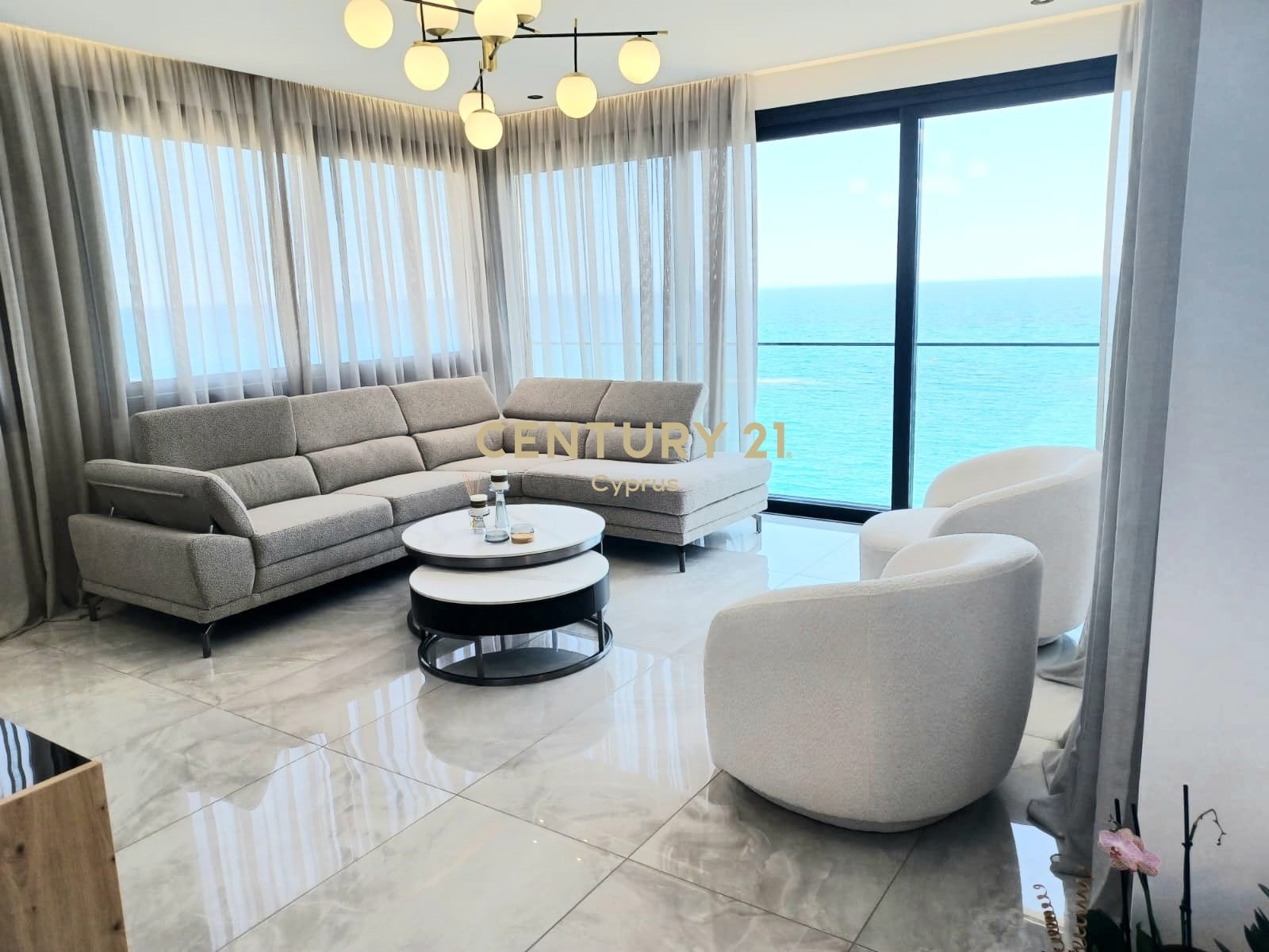 3 dormitorios Apartamento en Germasogeia, Limassol, Chipre No. 55239