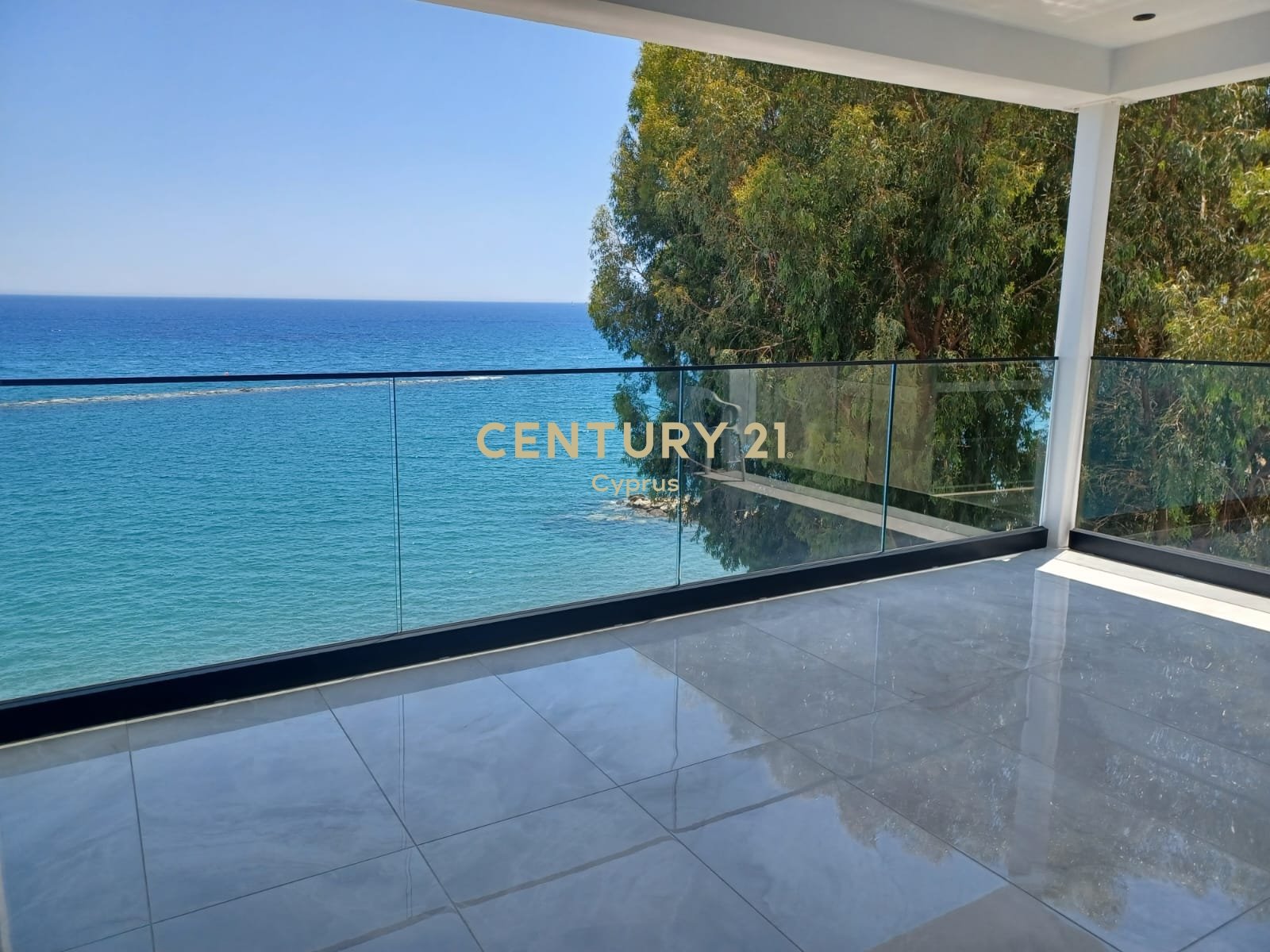 3 dormitorios Apartamento en Germasogeia, Limassol, Chipre No. 55239