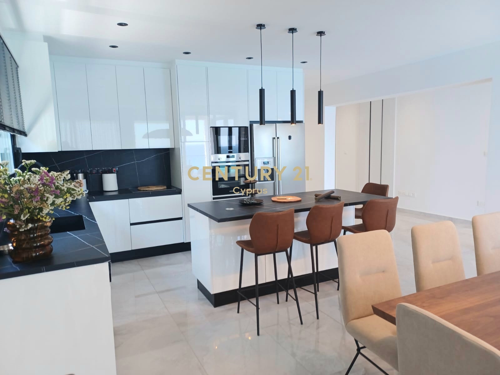 3 dormitorios Apartamento en Germasogeia, Limassol, Chipre No. 55239