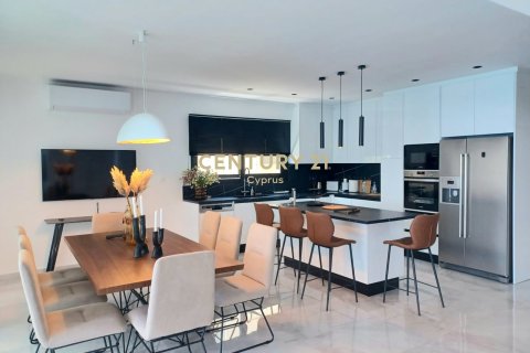 3 dormitorios Apartamento en Germasogeia, Limassol,  No. 55239 2
