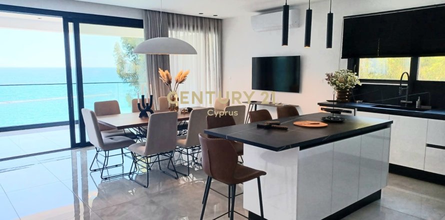 3 dormitorios Apartamento en Germasogeia, Limassol,  No. 55239