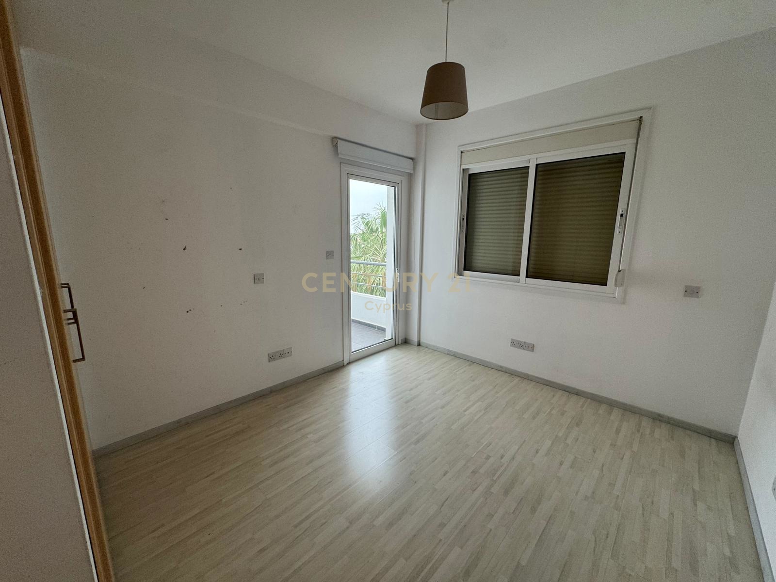 3 bedrooms Apartment in Limassol, Cyprus No. 55240