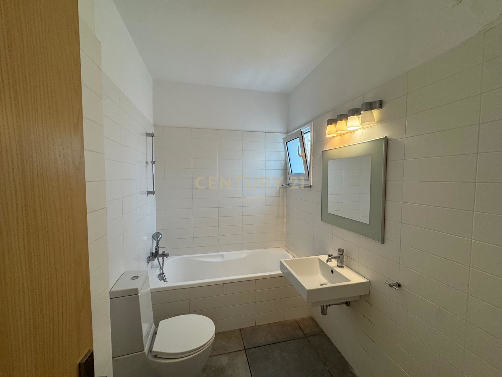 3 bedrooms Apartment in Limassol, Cyprus No. 55240