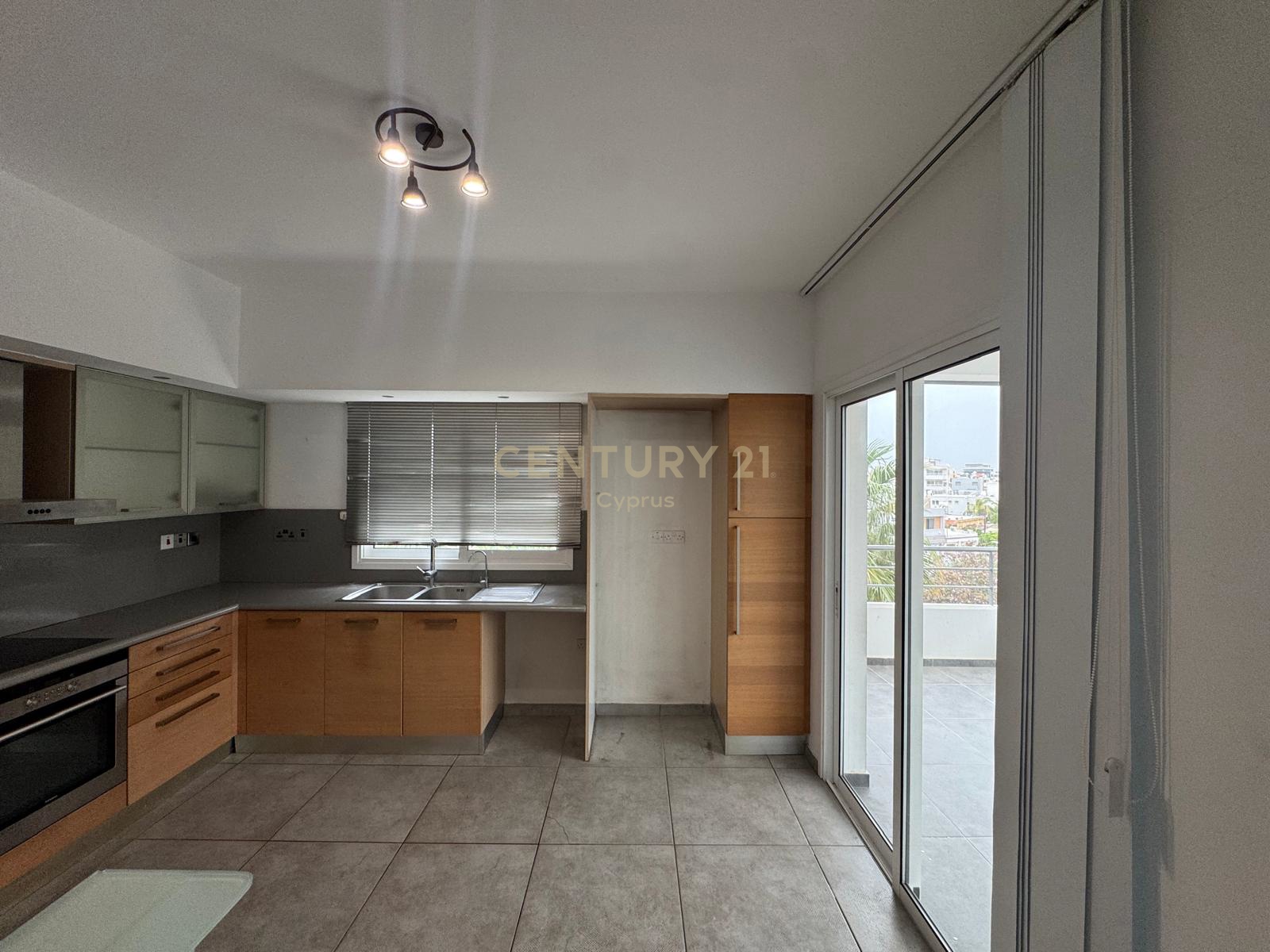 3 bedrooms Apartment in Limassol, Cyprus No. 55240