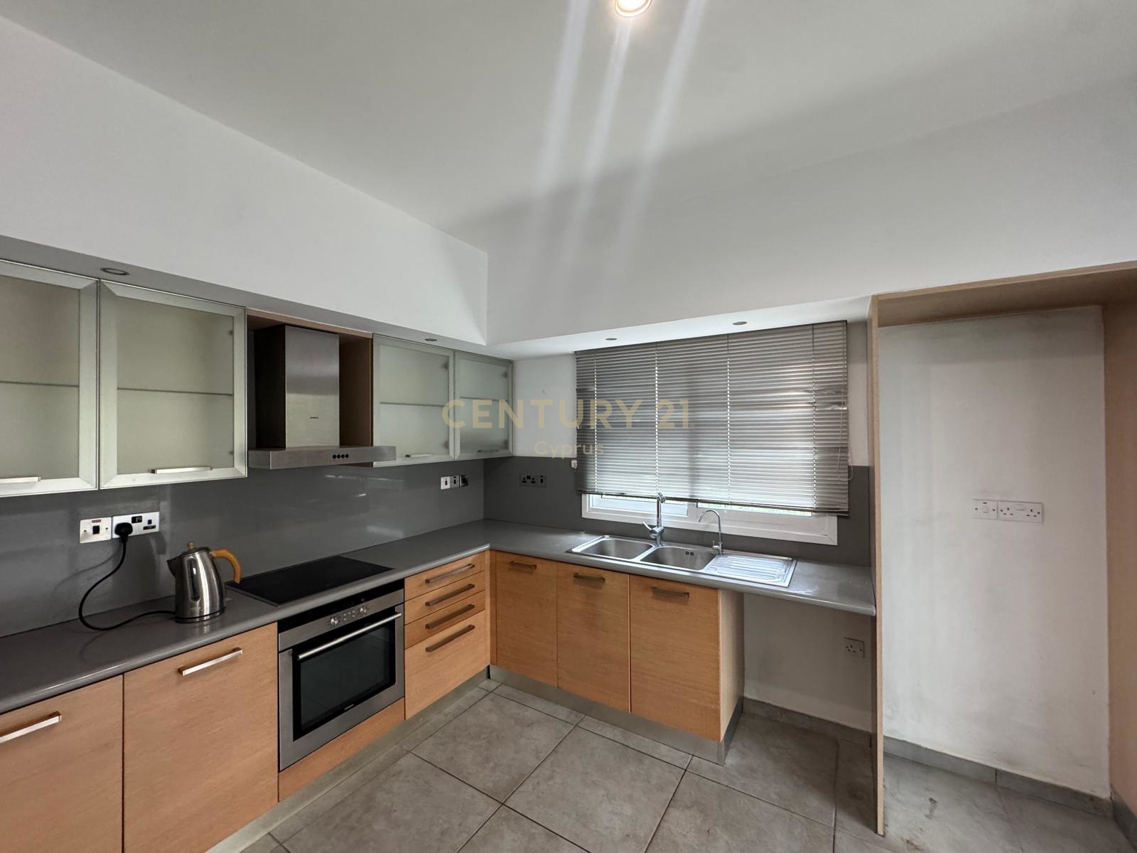 3 bedrooms Apartment in Limassol, Cyprus No. 55240
