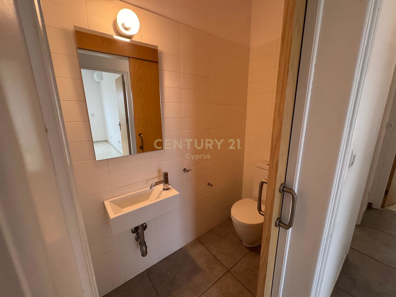 3 bedrooms Apartment in Limassol, Cyprus No. 55240