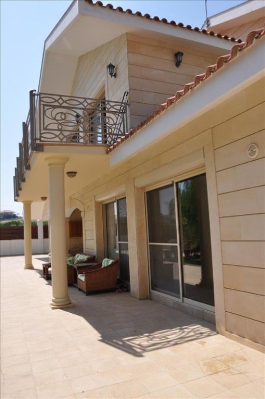 6 bedrooms Villa in Limassol, Cyprus No. 38300