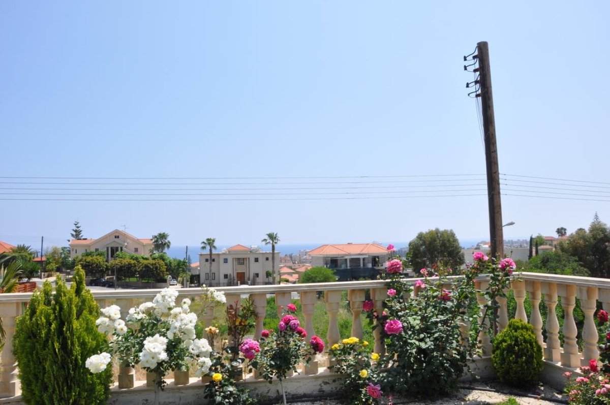 6 bedrooms Villa in Limassol, Cyprus No. 38300