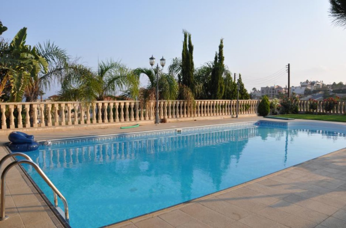 6 bedrooms Villa in Limassol, Cyprus No. 38300
