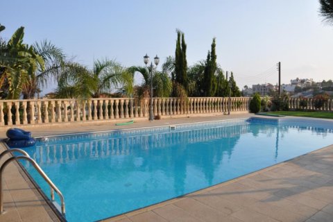 6 bedrooms Villa in Limassol,  No. 38300 14
