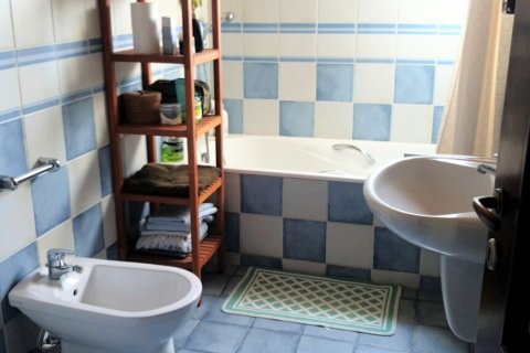 Studio Apartment in Limassol,  No. 38299 11