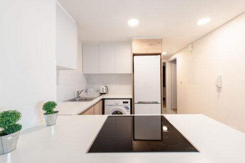 2 bedrooms Apartment in Limassol, No. 41305 5