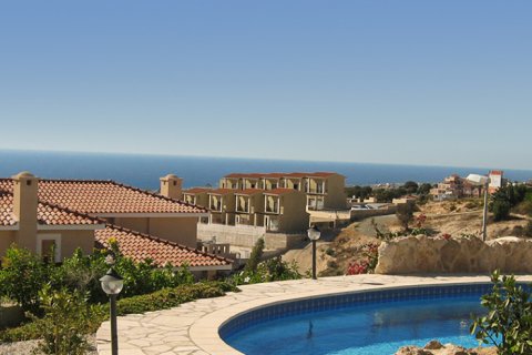 Вилла с 3 комнатами в Пафос,  № 38042 5