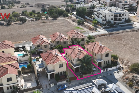 3 bedrooms Townhouse in Oroklini, Larnaka,  No. 52002 2