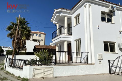 5 bedrooms Townhouse in Larnaca, Larnaka,  No. 52001 8